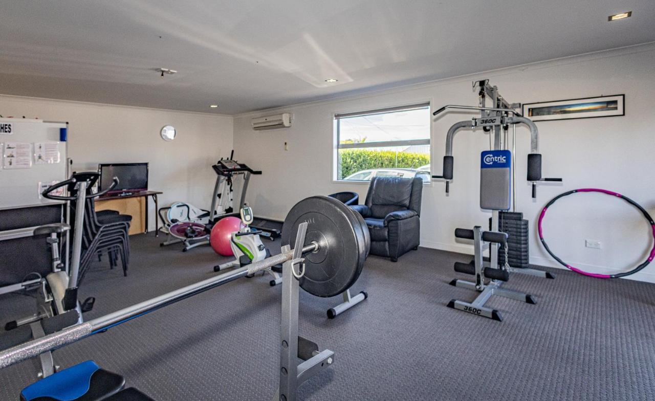 Pukekura Motor Lodge Нью-Плимут Экстерьер фото A home gym